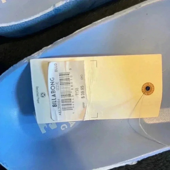 Womens Billabong Slides NWT size 7 - Picture 2 of 3